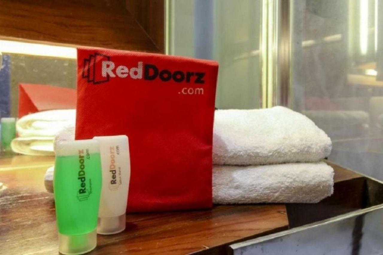 Reddoorz @ Supratman Street Otel Bandung Dış mekan fotoğraf